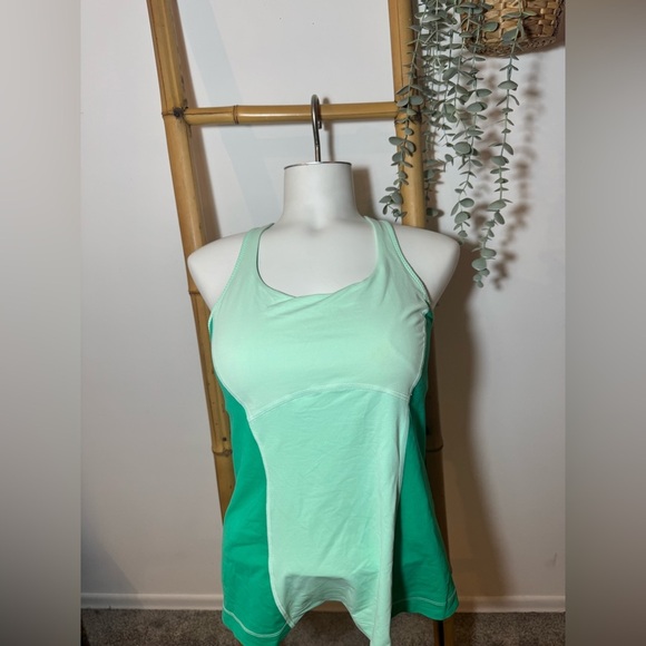Lululemon Run Pace Tank - Size 8 - Picture 3 of 7